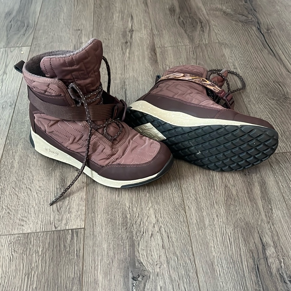 EUC Chaco Fleece Lined Boots